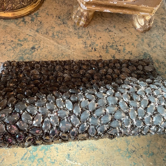 AV “jeweled” clutch - Picture 3 of 4